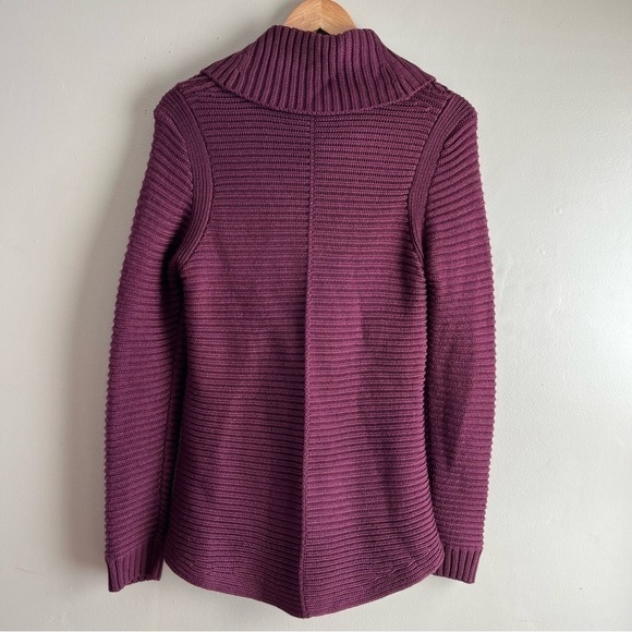 Calvin Klein Chunky Knit Turtleneck Sweater in Burgundy Red, Size Small - Picture 8 of 9